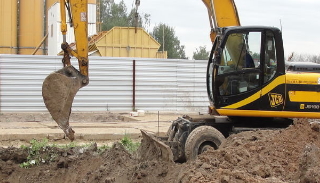Выкопать яму экскаватором в Амурске от 938 руб. - 2Землекопа-Мрс